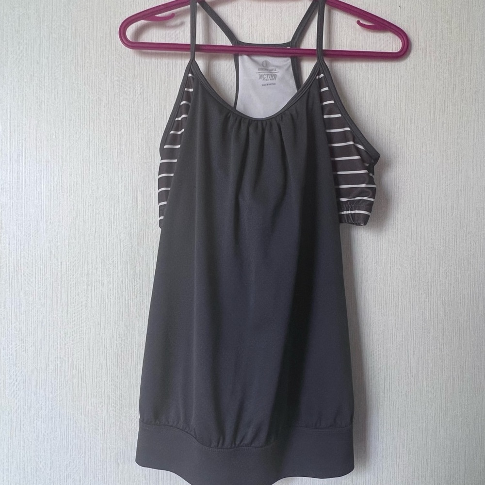 Workout tank with built in bra